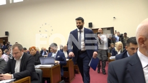 Zasedanje Skupštine na pauzi